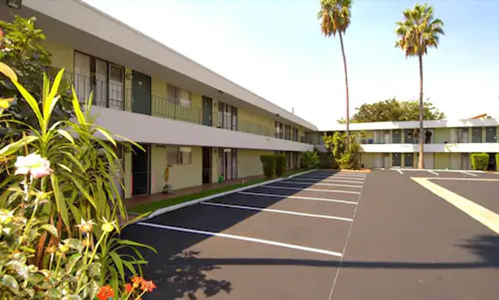 Vagabond Inn Los Angeles At Usc ภายนอก รูปภาพ